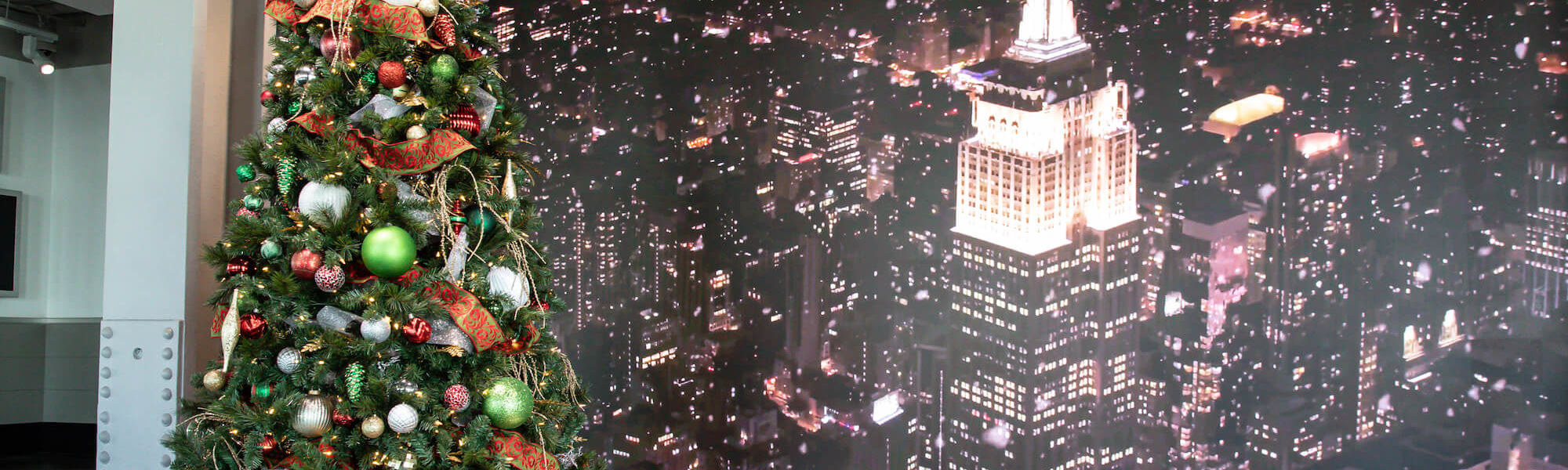 christmas tree at empire state building